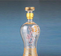 葡萄酒瓶和白酒瓶