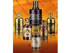 電鍍、噴涂與浮雕 現(xiàn)代酒瓶裝飾工藝的多元創(chuàng)新